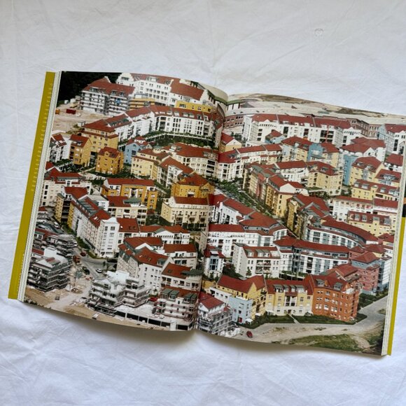 Classical Modern Architecture by Andreas Papadakis, vintage 1997 - Picture 3 of 5